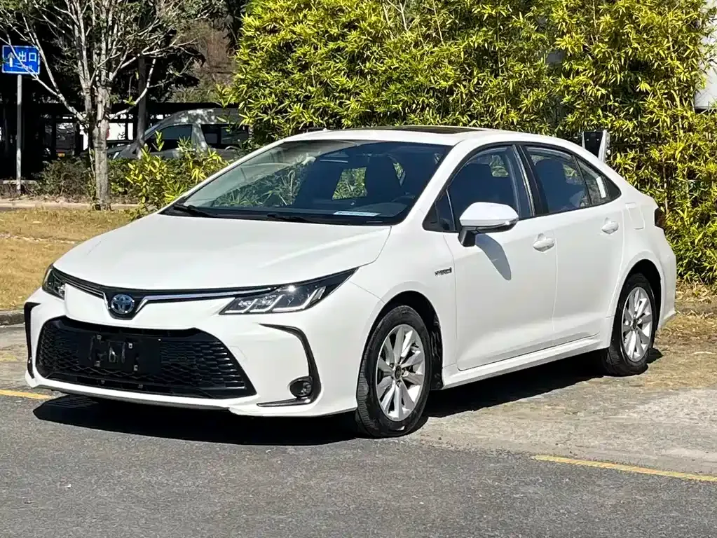 Toyota Corolla 2023 из CN, фото 1