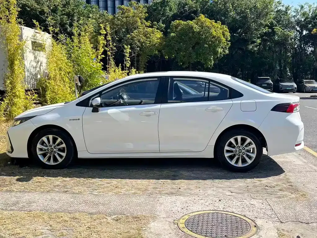 Toyota Corolla 2023 из CN, фото 6