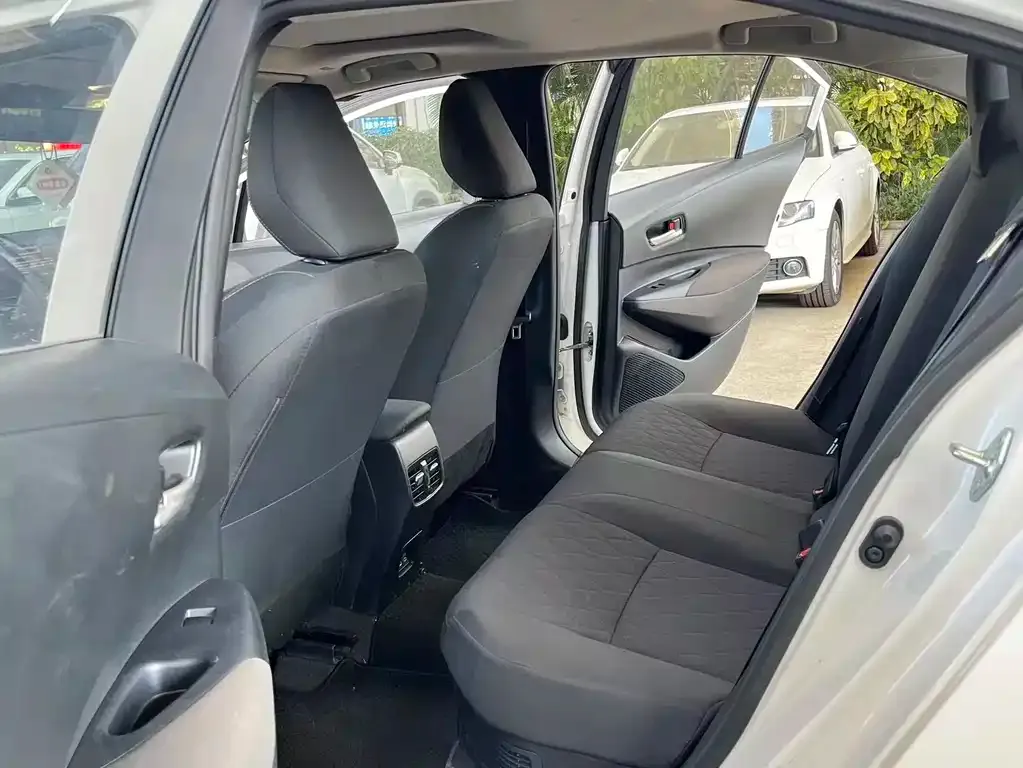 Toyota Corolla 2023 из CN, фото 8