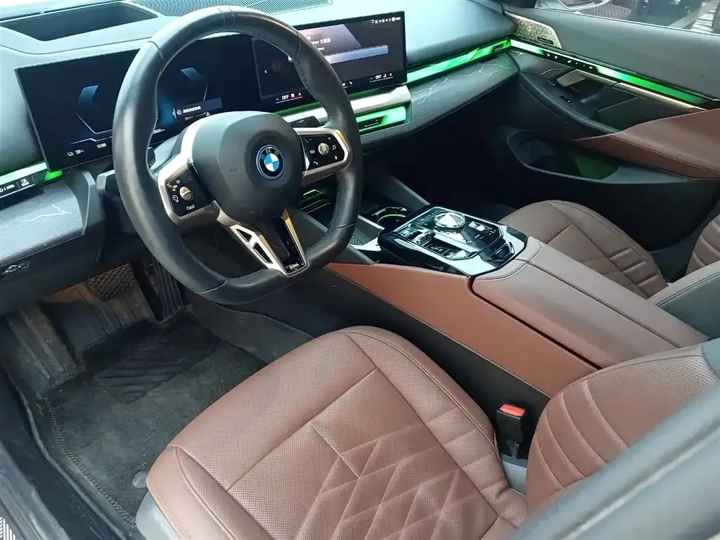 BMW i5 — фото 10
