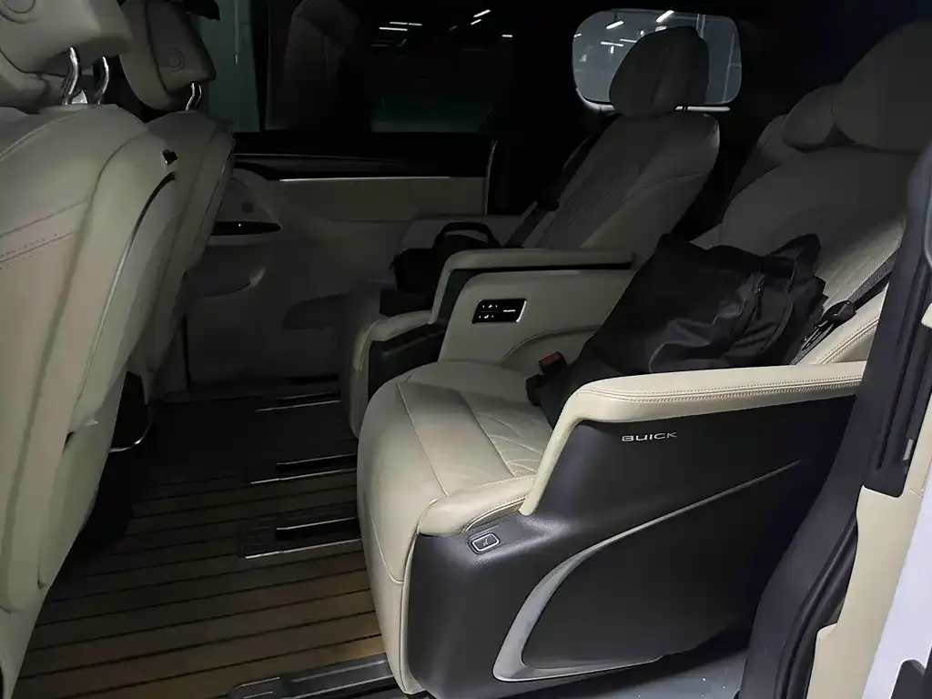 Buick GL8 2023 из CN, фото 4