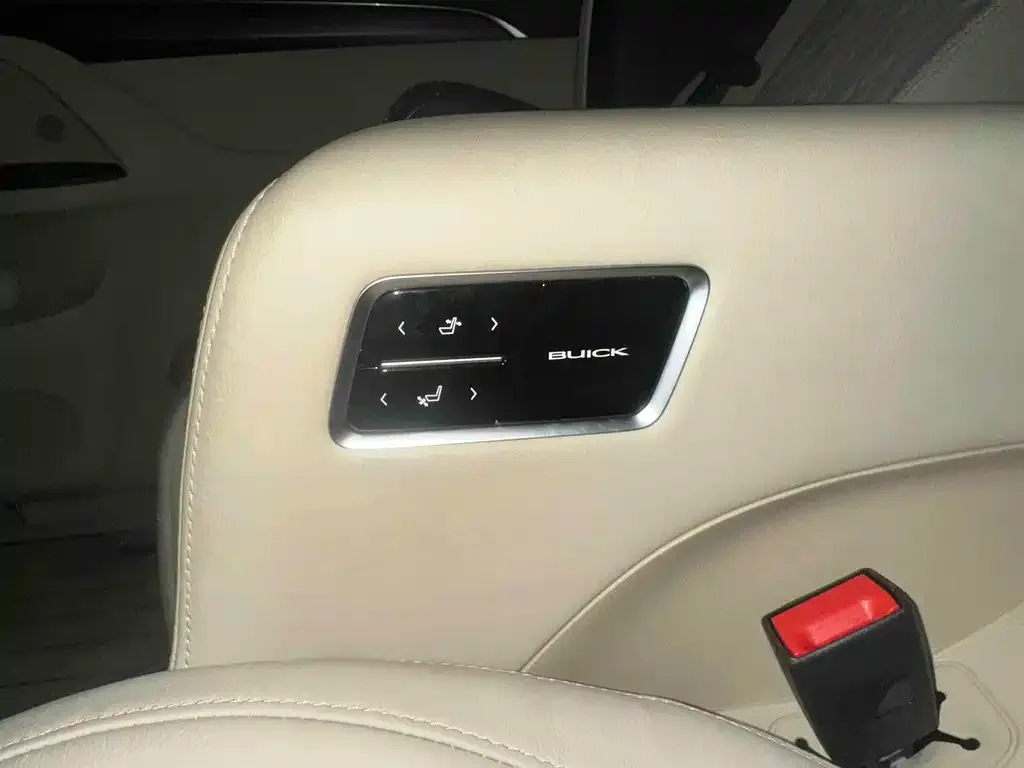 Buick GL8 2023 из CN, фото 3