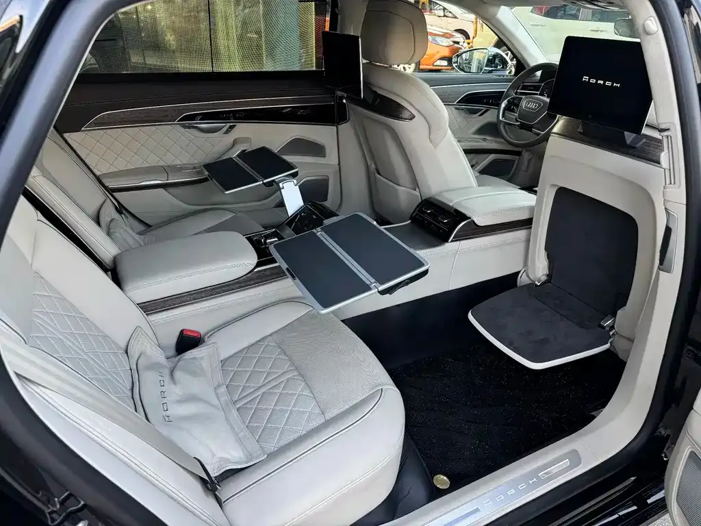 Audi A8 2022 из CN, фото 3