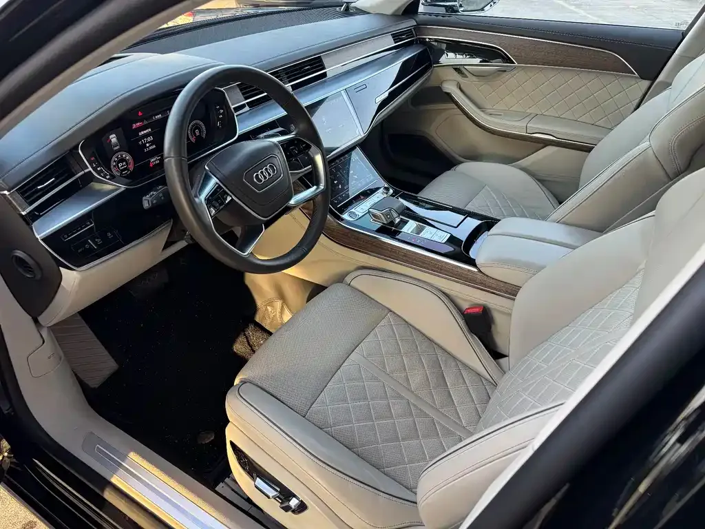 Audi A8 2022 из CN, фото 8