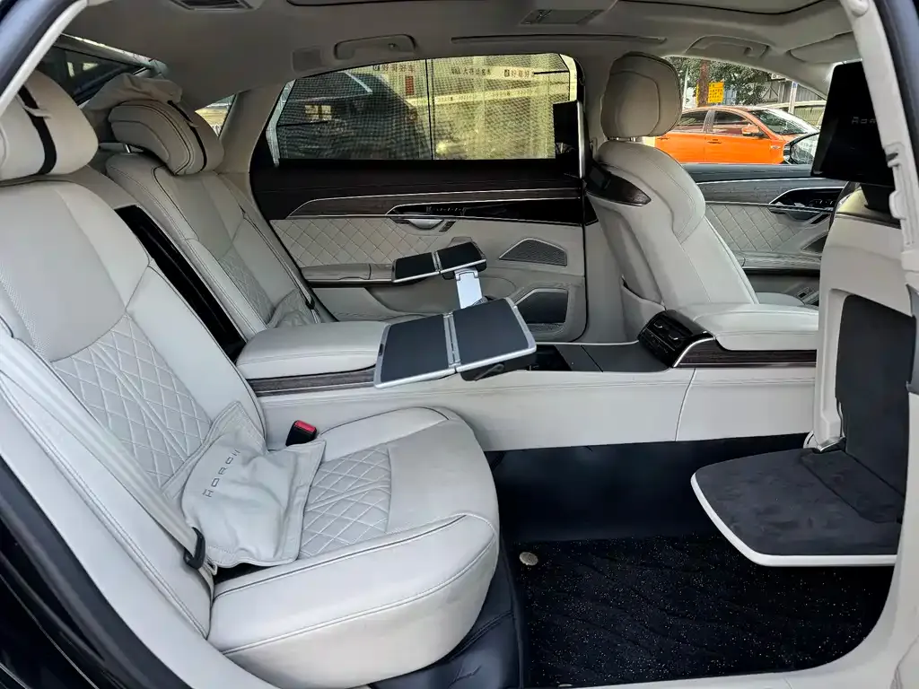 Audi A8 2022 из CN, фото 7