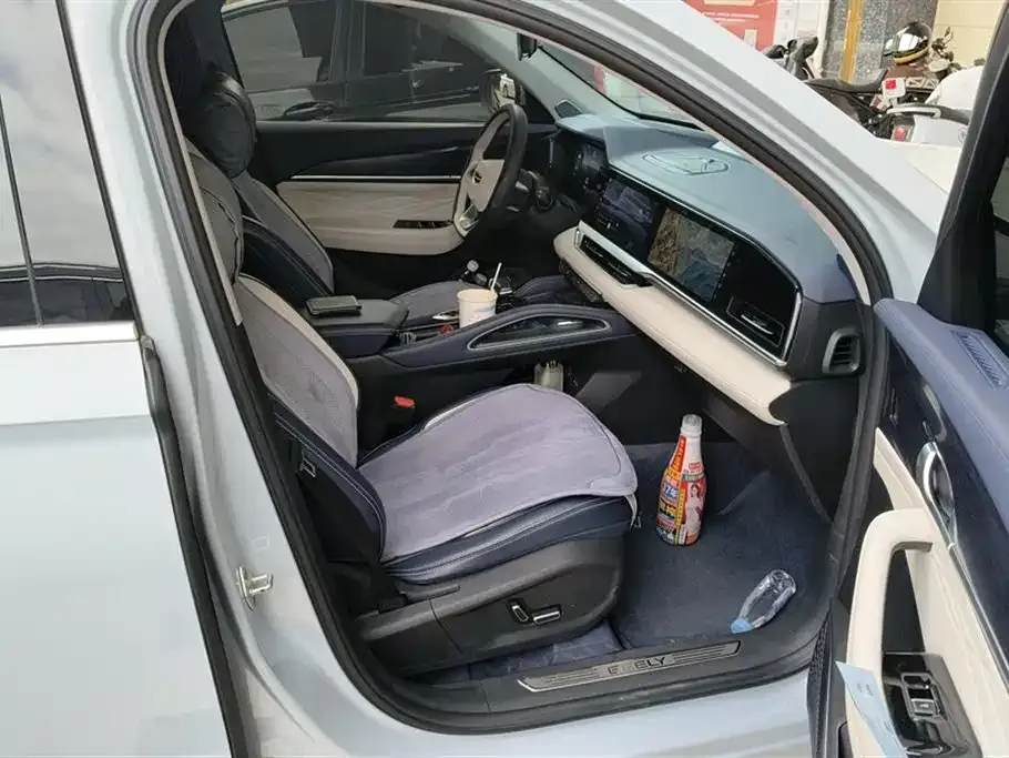 Geely Xingyue L 2023 из CN, фото 2