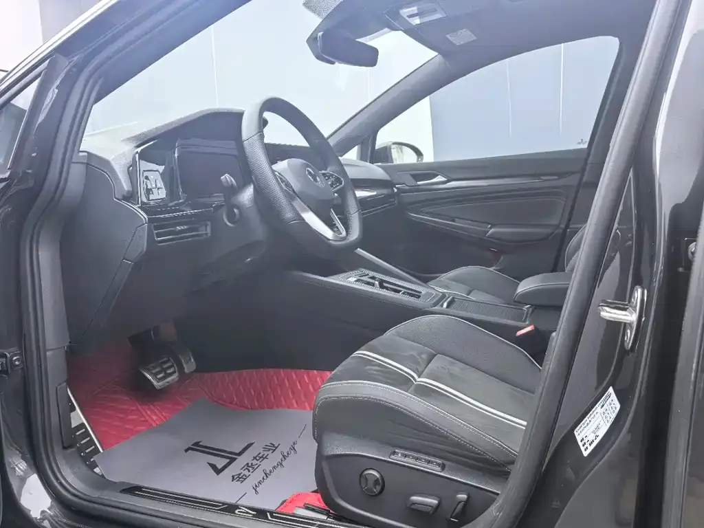 Volkswagen Golf 2022 из CN, фото 10