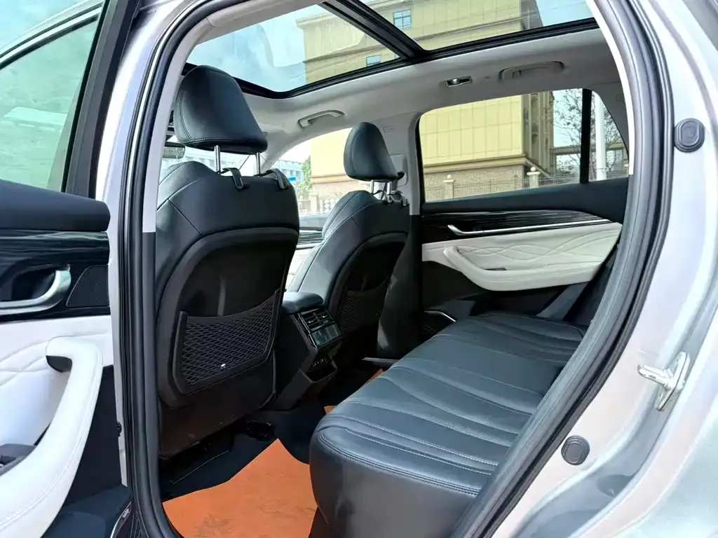 Geely Xingyue L 2023 из CN, фото 3