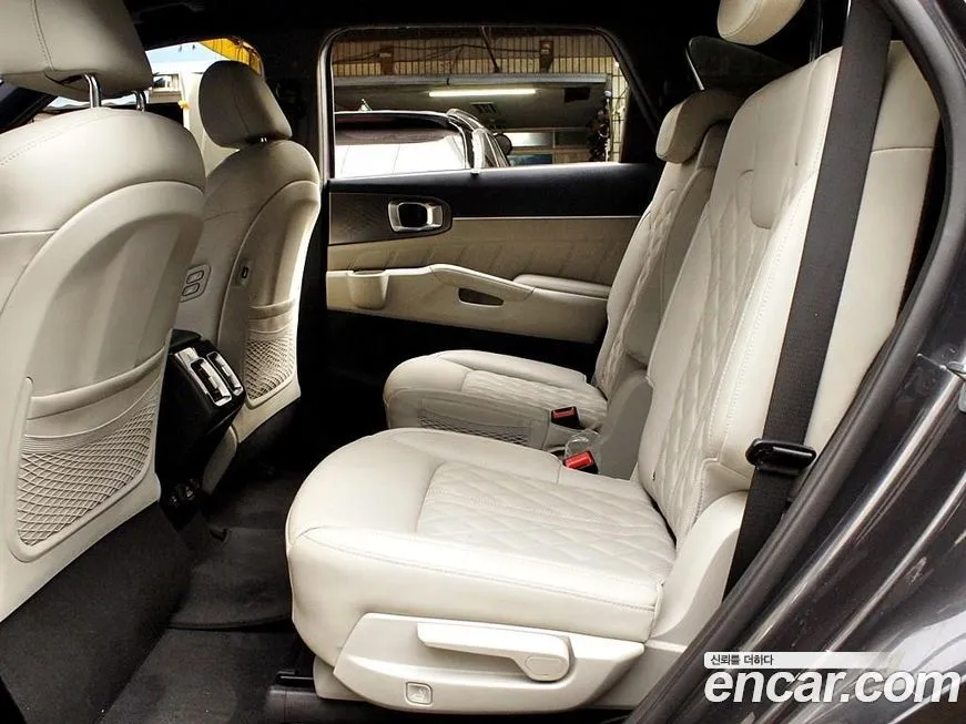 Kia Sorento — фото 4
