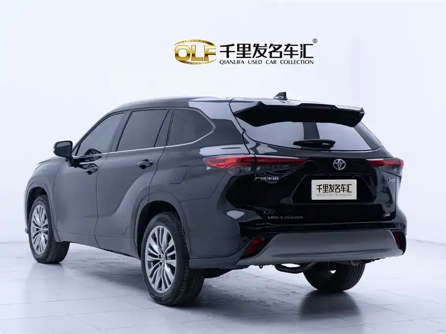 Toyota Highlander — фото 10