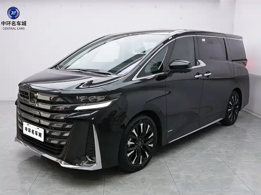 Toyota Vellfire 2024 из CN, фото 1