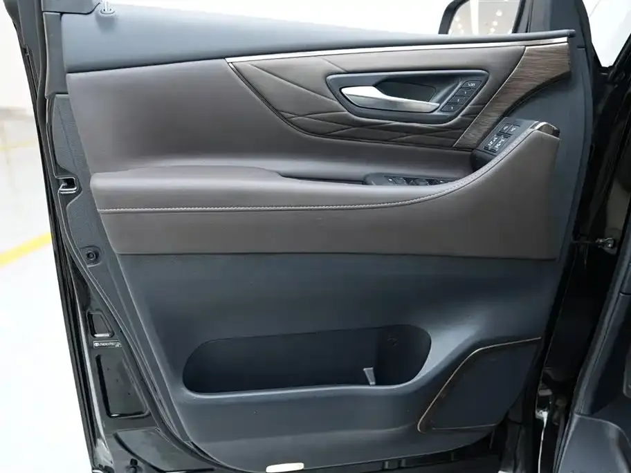 Toyota Vellfire 2024 из CN, фото 3