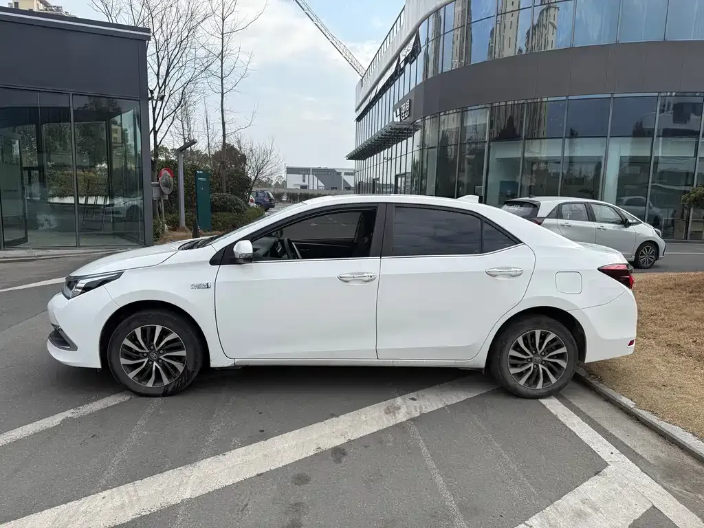 Toyota Corolla Hybrid 2022 из CN, фото 5