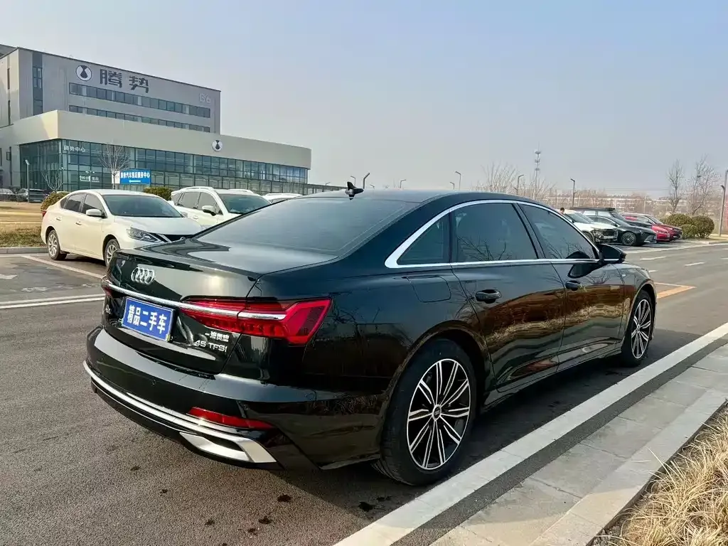 Audi A6L 2024 из CN, фото 2