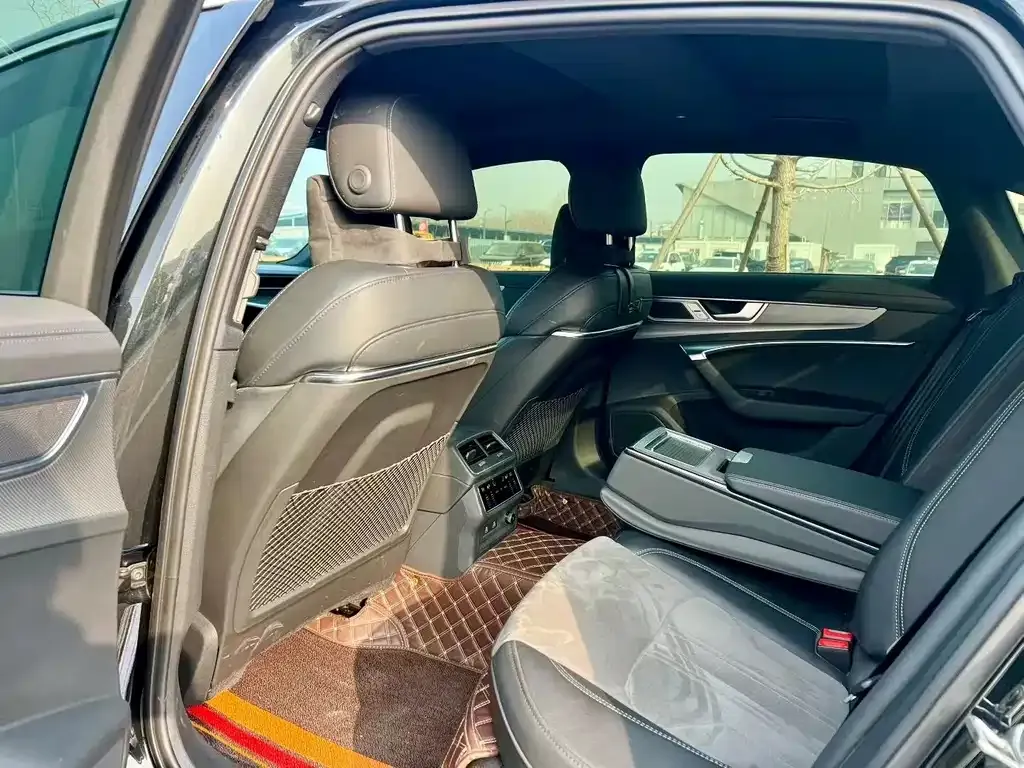 Audi A6L 2024 из CN, фото 9