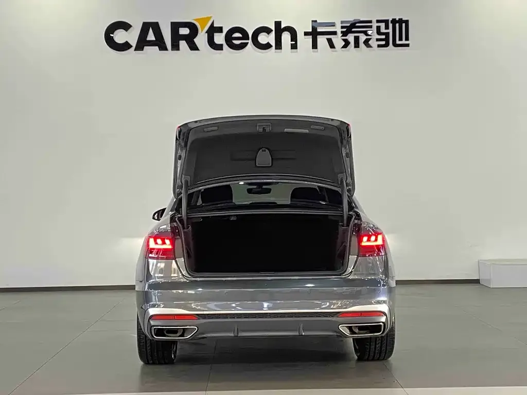 Audi A4L 2022 из CN, фото 3