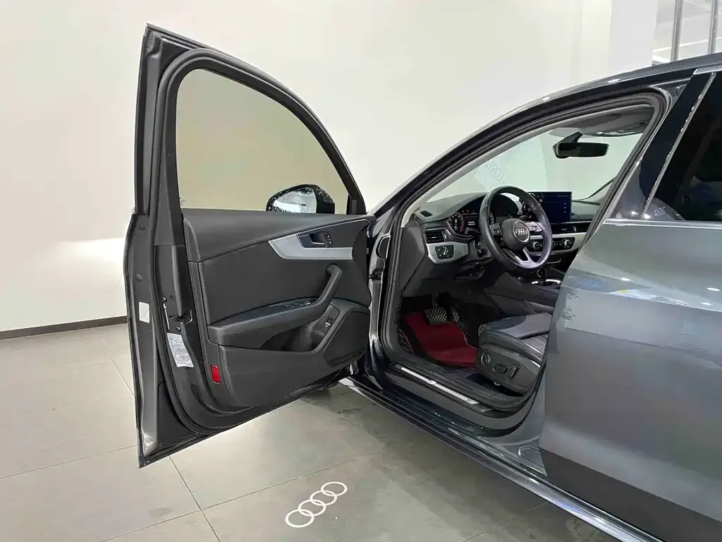 Audi A4L 2022 из CN, фото 8