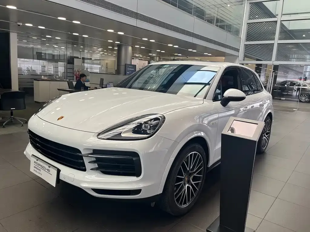 Porsche Cayenne Hybrid 2022 из CN, фото 1