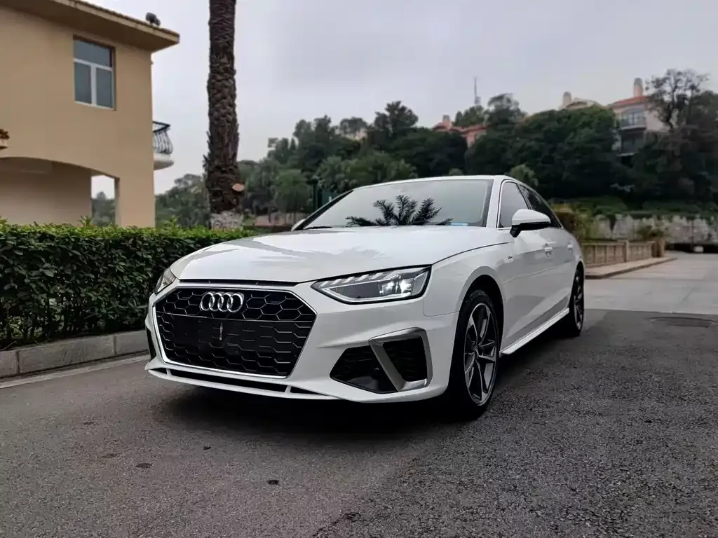 Audi A4L 2022 из CN, фото 1