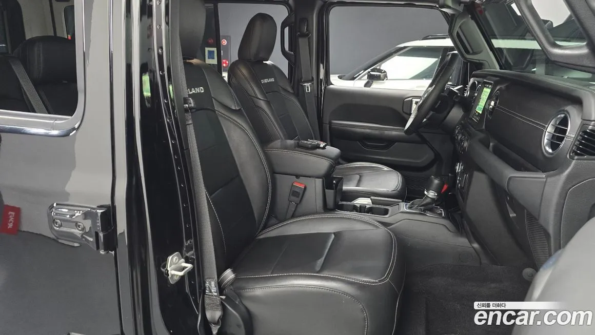 Jeep Wrangler 2023 из KR, фото 10