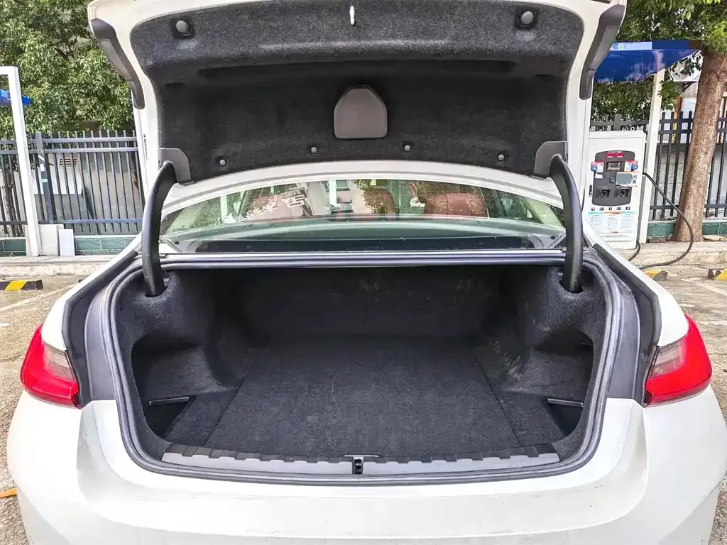 BMW i3 2024 из CN, фото 3