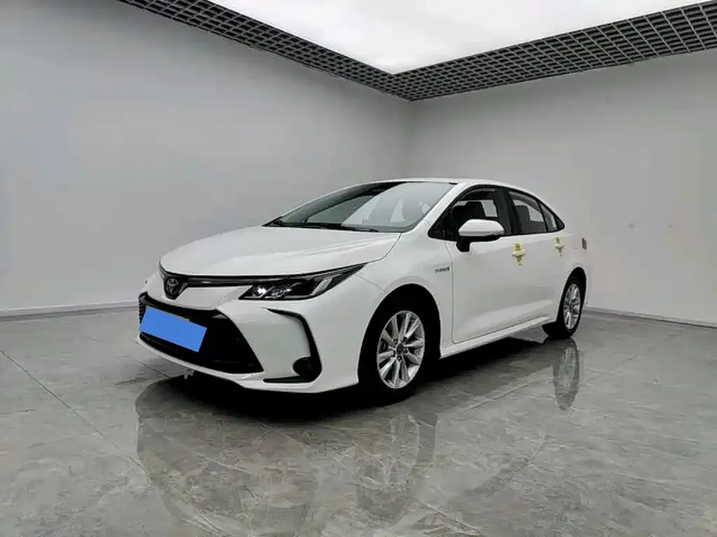 Toyota Corolla 2023 из CN, фото 1
