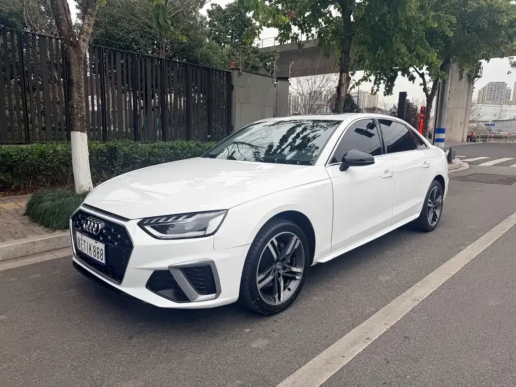 Audi A4L 2021 из CN, фото 1