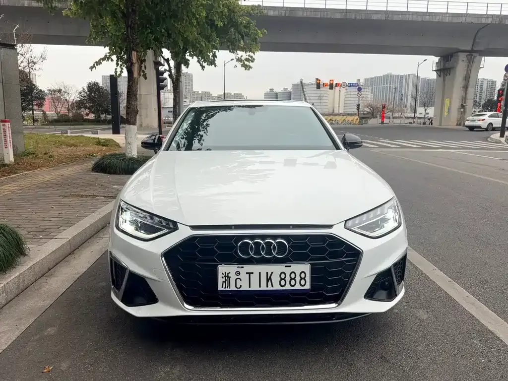 Audi A4L 2021 из CN, фото 4
