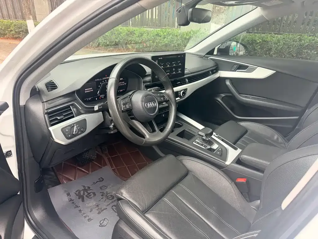 Audi A4L 2021 из CN, фото 3