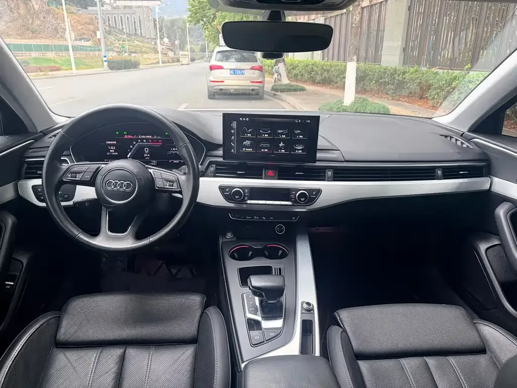Audi A4L 2021 из CN, фото 5