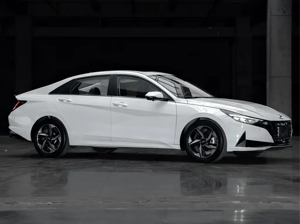 Hyundai Elantra 2023 из CN, фото 8