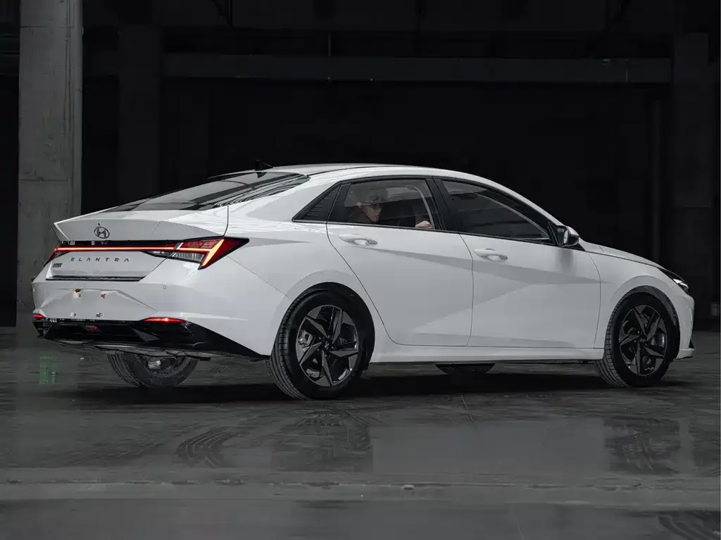 Hyundai Elantra 2023 из CN, фото 7