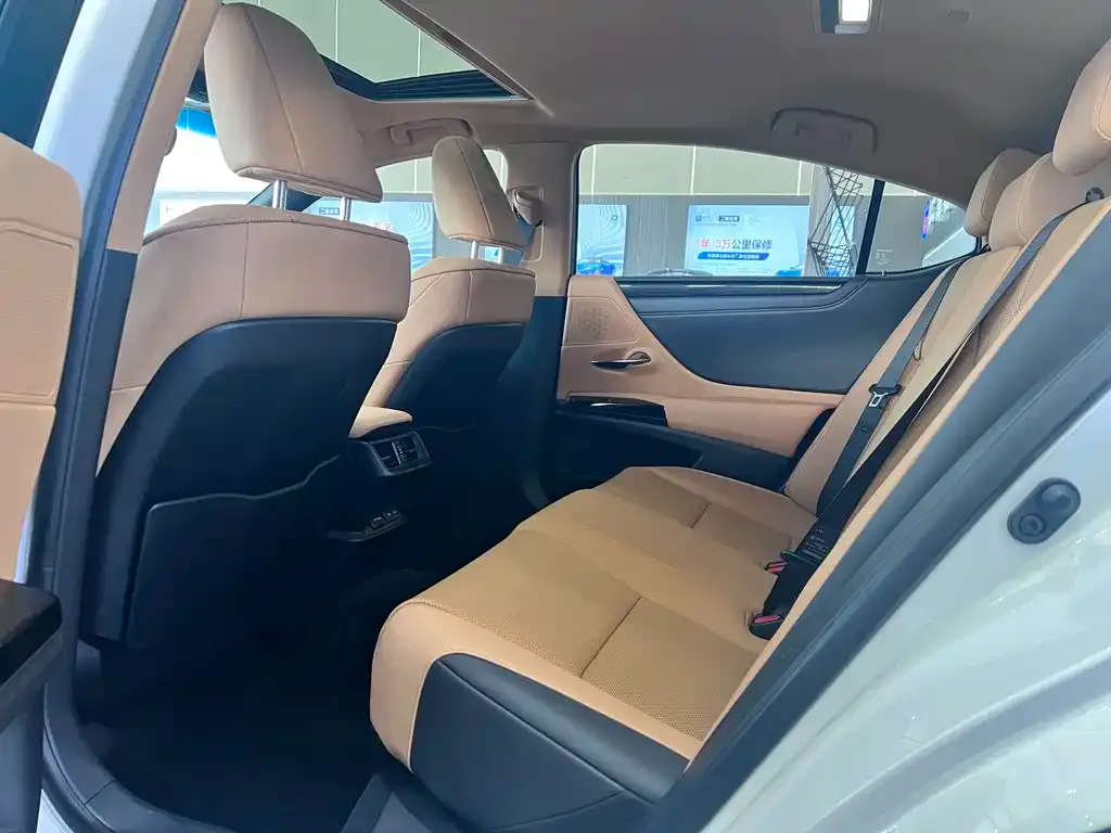 Lexus ES 2024 из CN, фото 7