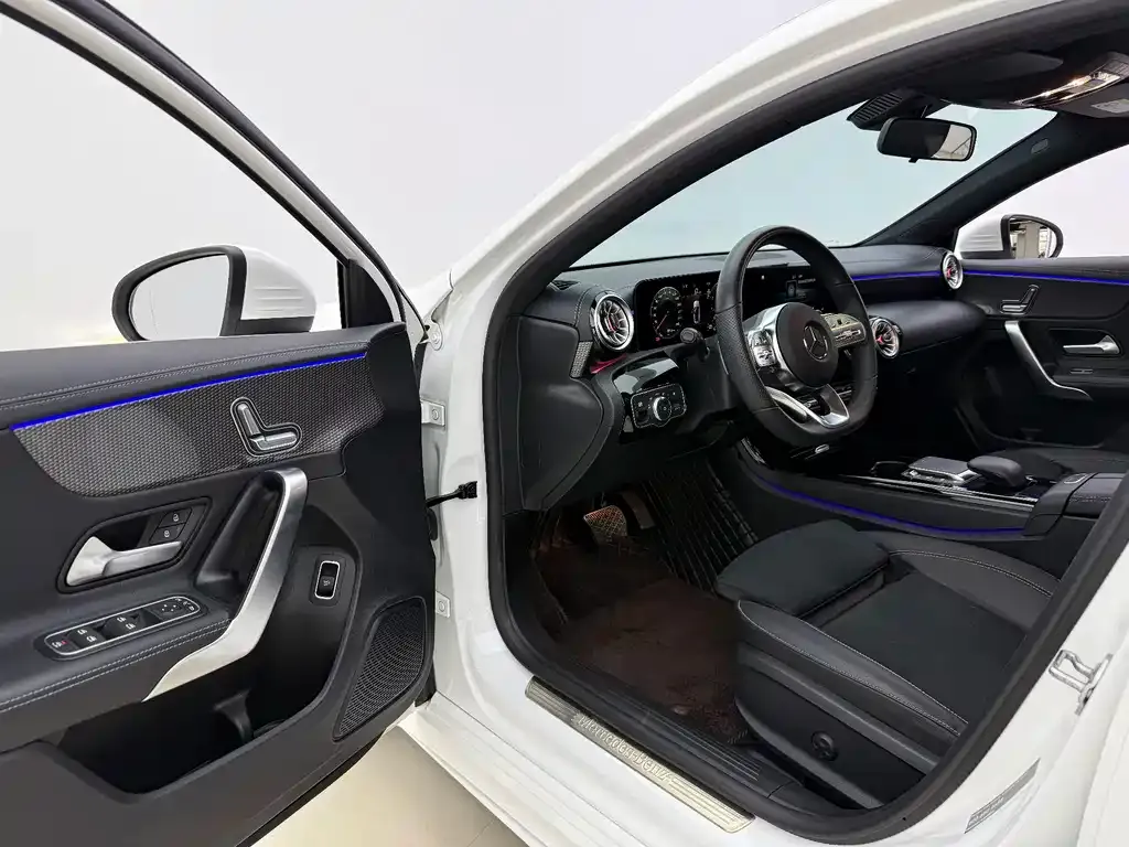 Mercedes-Benz A-Class 2024 из CN, фото 8