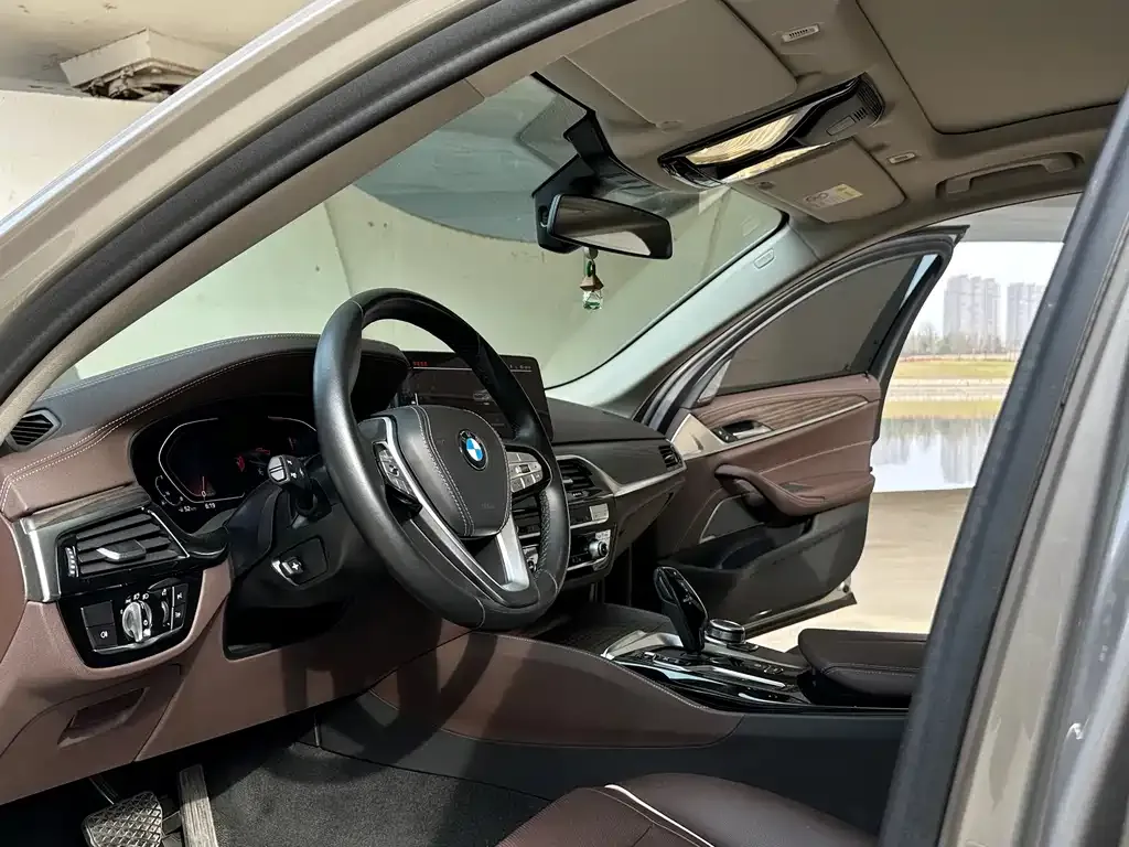 BMW 5 Series 2022 из CN, фото 3