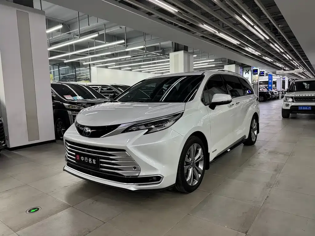 Toyota Sienna 2023 из CN, фото 10