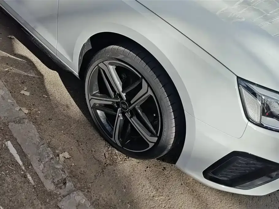 Audi A4L 2026 из CN, фото 7