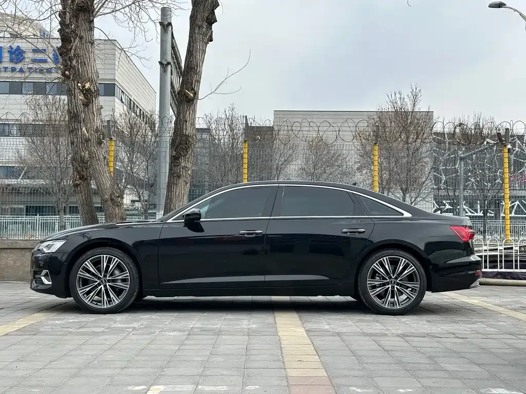Audi A6L 2024 из CN, фото 3