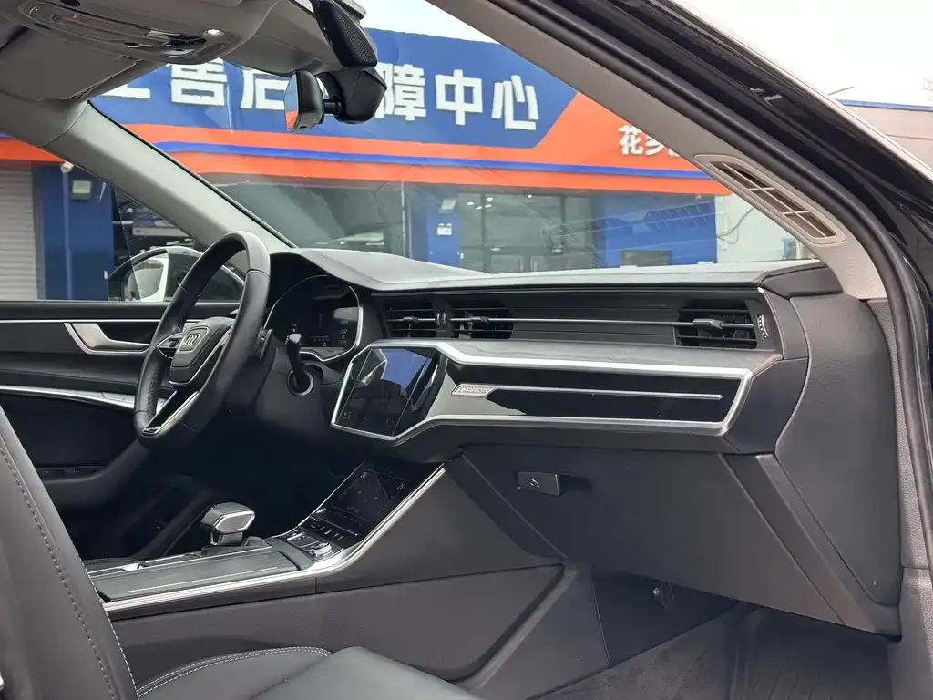 Audi A6L 2024 из CN, фото 9