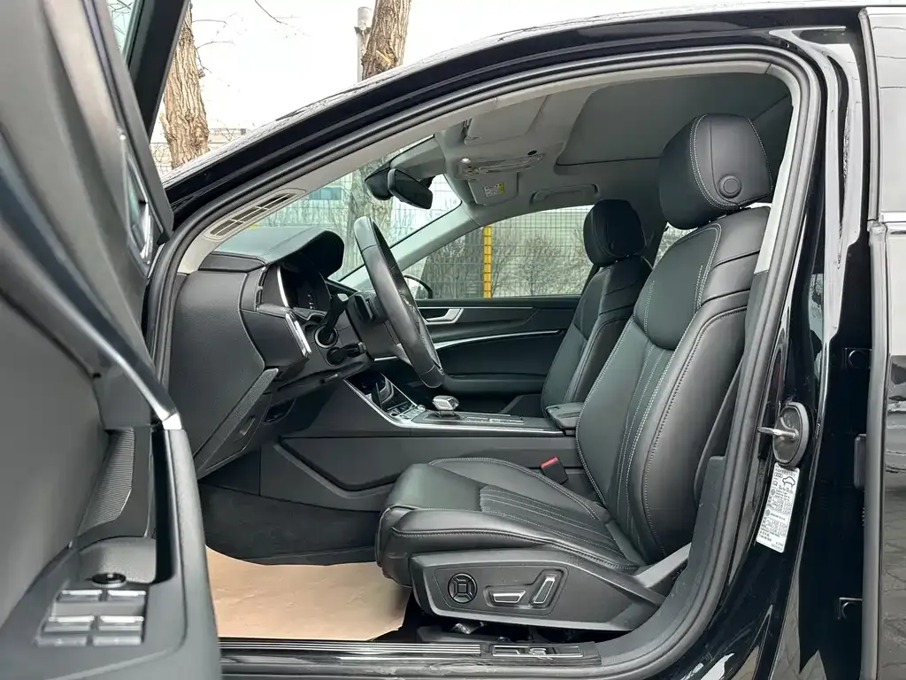 Audi A6L 2024 из CN, фото 2