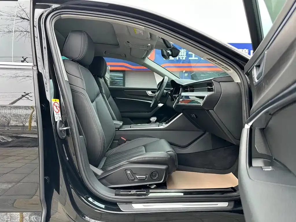 Audi A6L 2024 из CN, фото 7