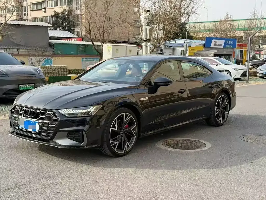 Audi A7L — фото 1