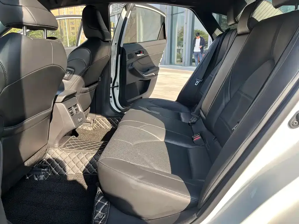 Toyota Avalon 2021 из CN, фото 2