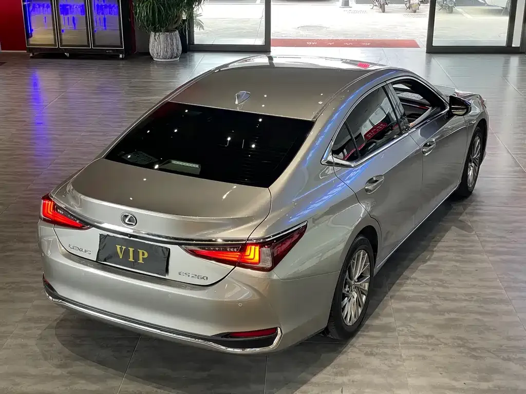 Lexus ES — фото 4