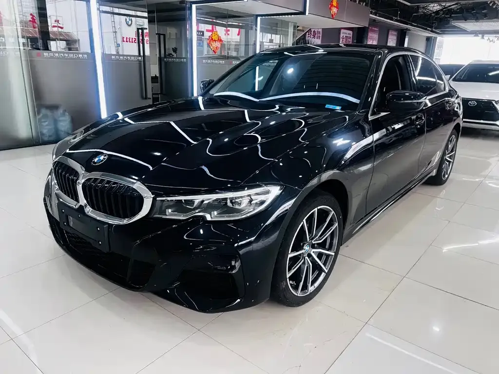 BMW 3 Series 2022 из CN, фото 1