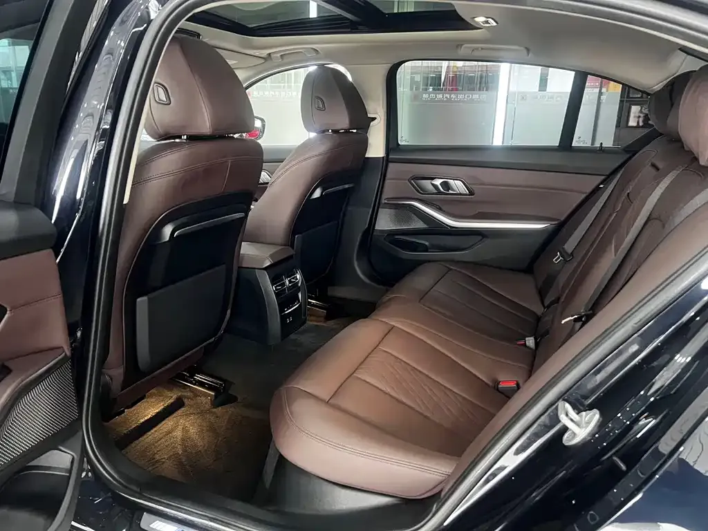 BMW 3 Series 2022 из CN, фото 5