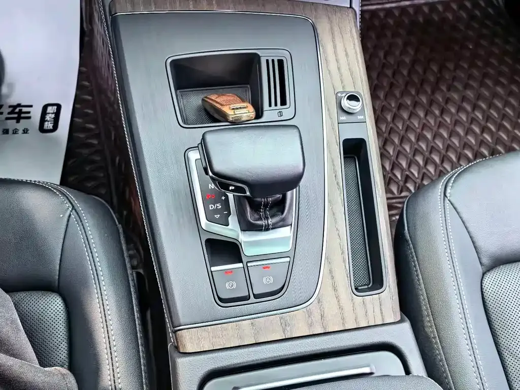 Audi Q5L 2022 из CN, фото 8