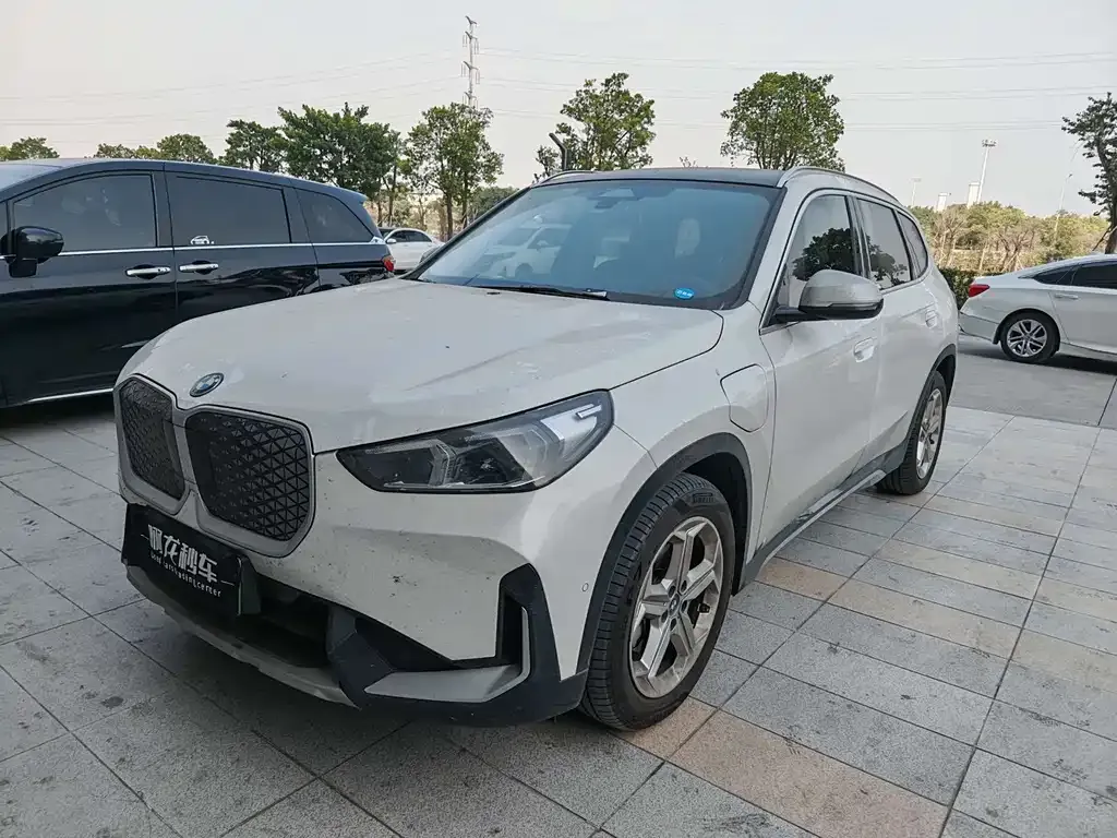 BMW iX1 2024 из CN, фото 1