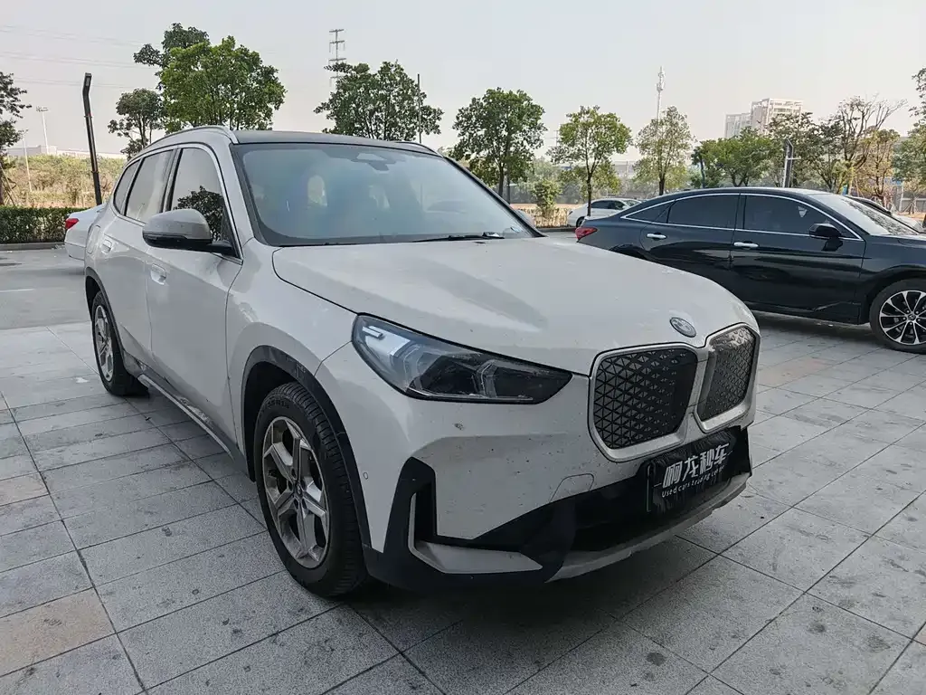 BMW iX1 2024 из CN, фото 4