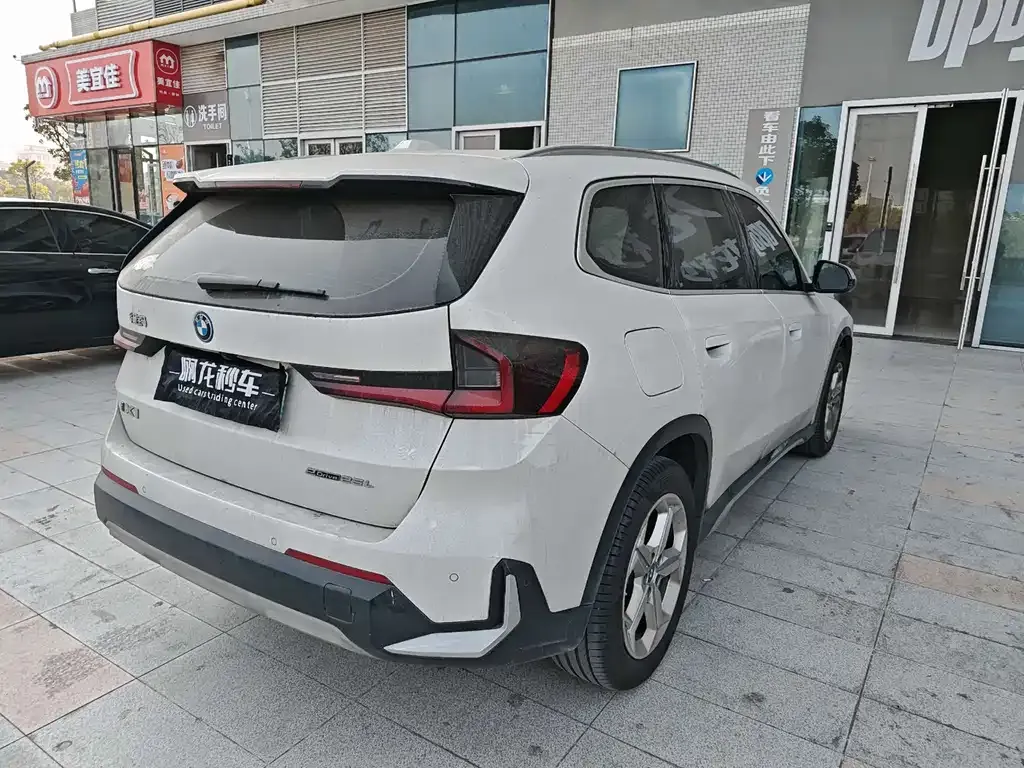 BMW iX1 2024 из CN, фото 3